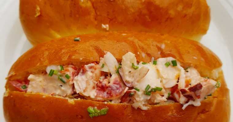 Homáros Szendvics (Lobster Roll)